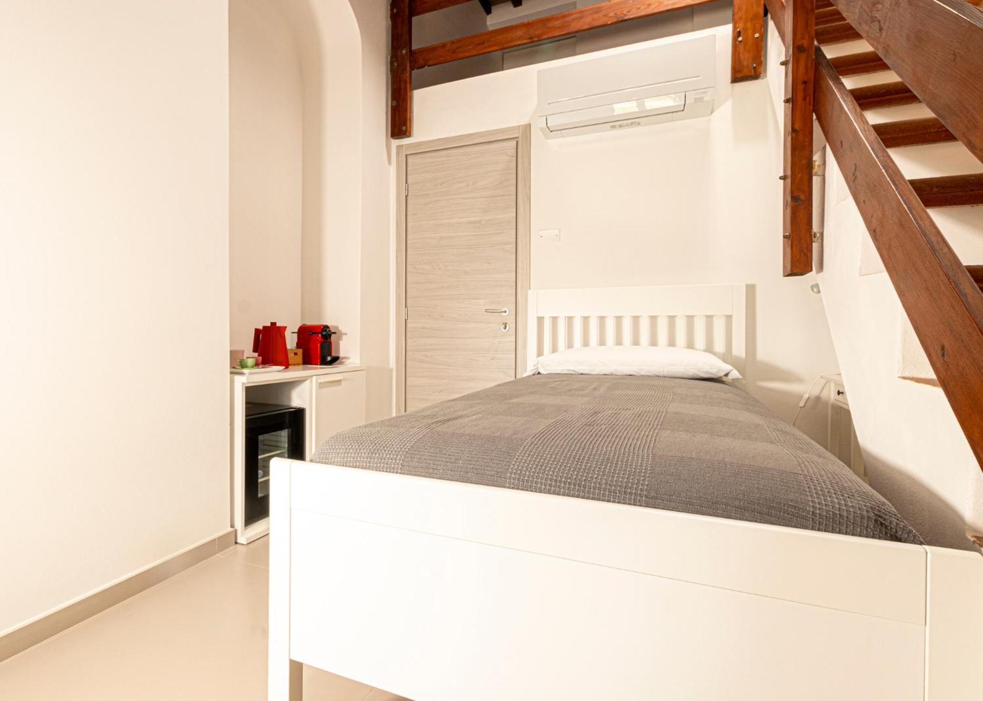 B&B Villa Costanza Lacona Buitenkant foto